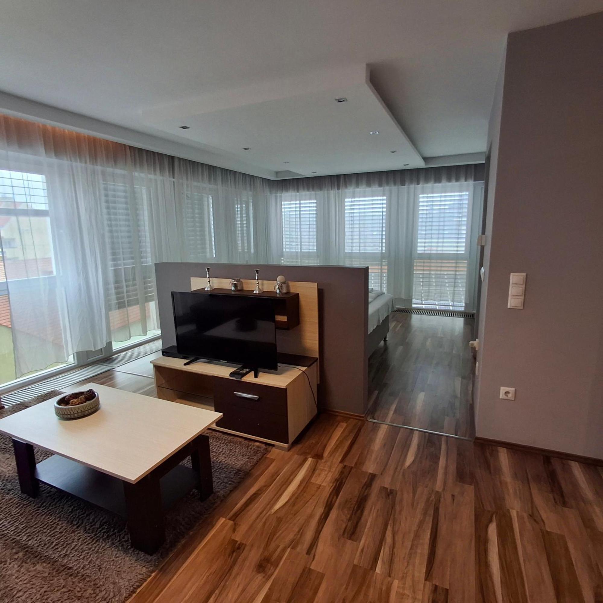 אגר Unicorniselit Apartmanok מראה חיצוני תמונה