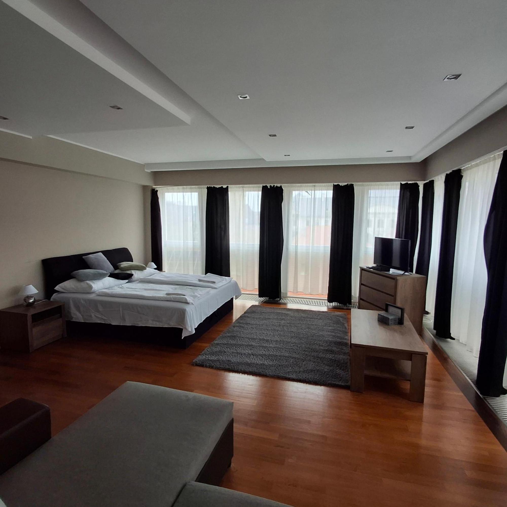 אגר Unicorniselit Apartmanok מראה חיצוני תמונה